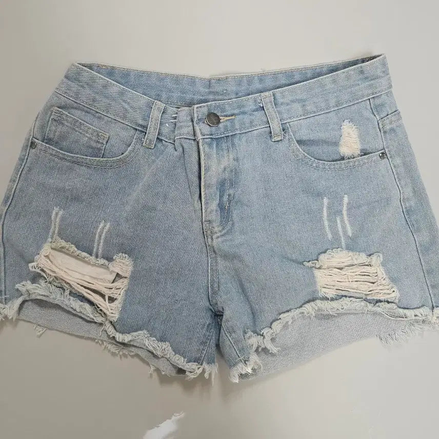 [BUNJANG] Light Wash Denim Shorts / 청반바지(중고)