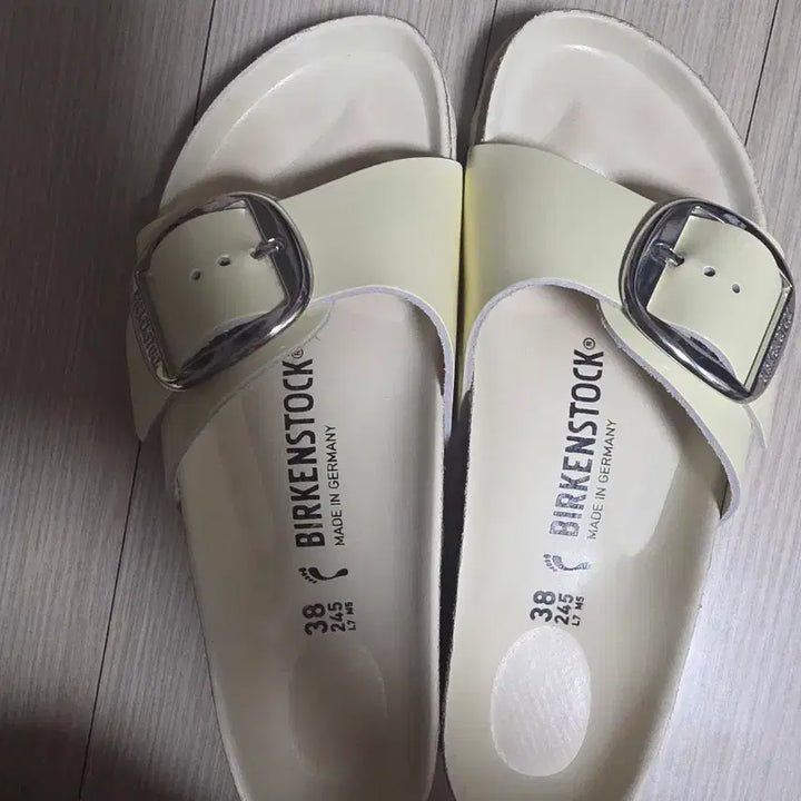 [BUNJANG] Birkenstock Madrid Big Buckle Patent Leather Sandals / 여성 여자 245-버켄스탁 마드리드 빅 버클천연가죽 페이던트여름샌들슬리퍼