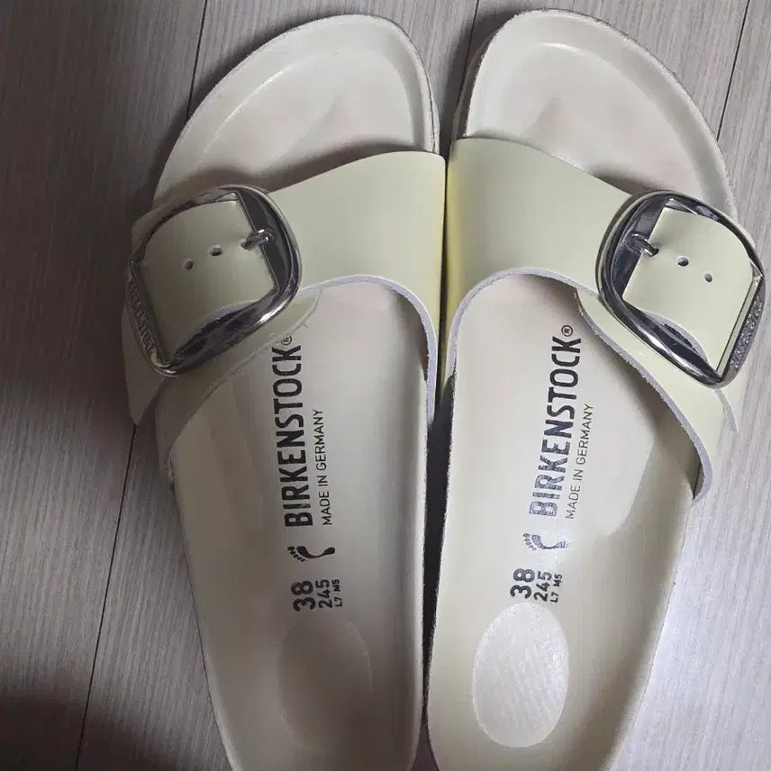[BUNJANG] Birkenstock Madrid Big Buckle Patent Leather Sandals / 여성 여자 245-버켄스탁 마드리드 빅 버클천연가죽 페이던트여름샌들슬리퍼