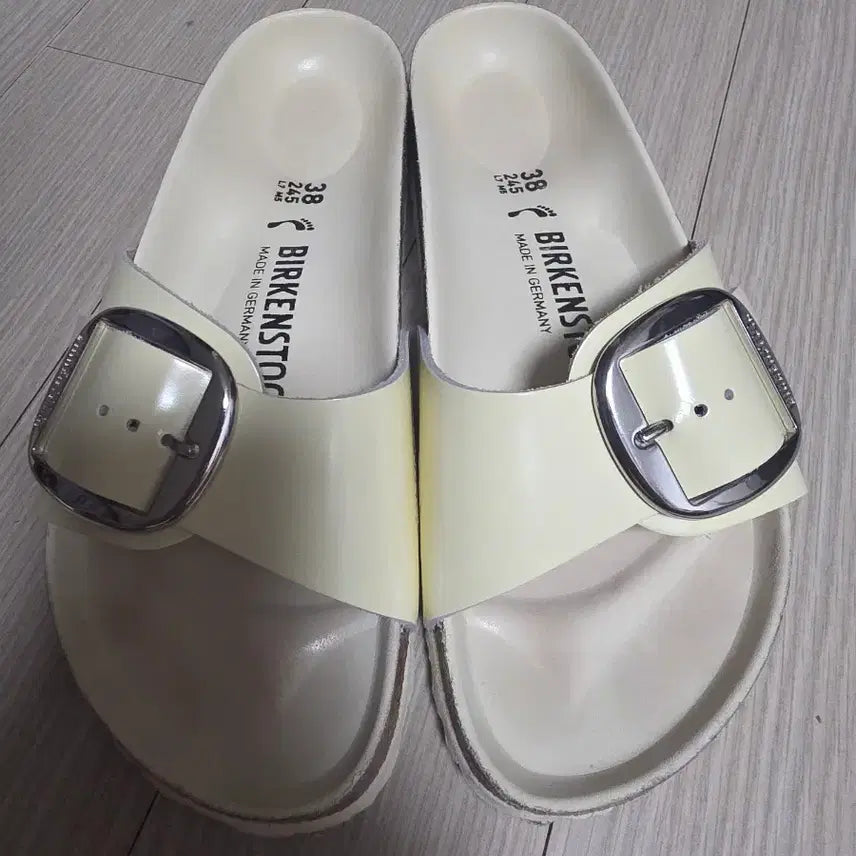 [BUNJANG] Birkenstock Madrid Big Buckle Patent Leather Sandals / 여성 여자 245-버켄스탁 마드리드 빅 버클천연가죽 페이던트여름샌들슬리퍼