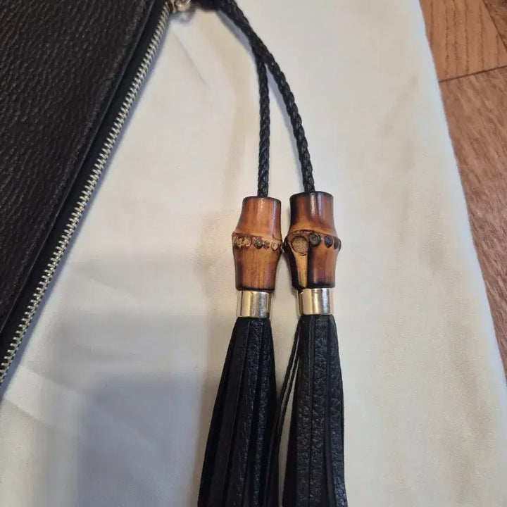 [BUNJANG] Gucci Black Leather Bamboo Tassel Clutch Bag / 구찌 블랙 레더 뱀부 태슬 클러치 백