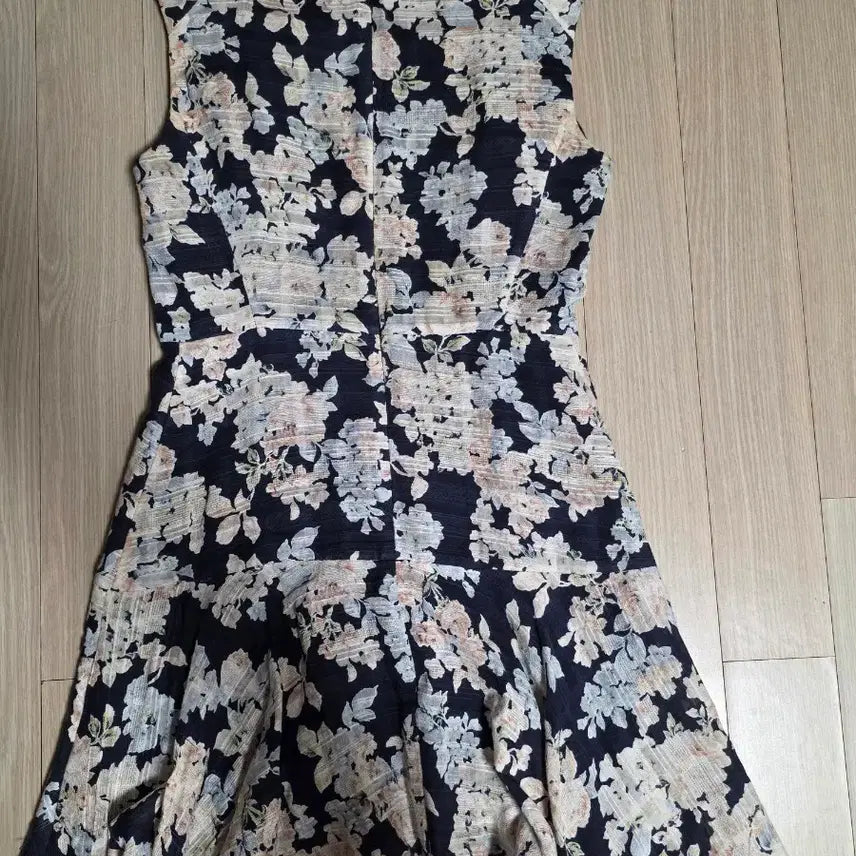 [BUNJANG] Roem Flower Pattern Sleeveless Dress (Spring/Summer) / 여성 S 44~55-로엠 플라워 패턴 민소매 원피스 봄 여름 원피스