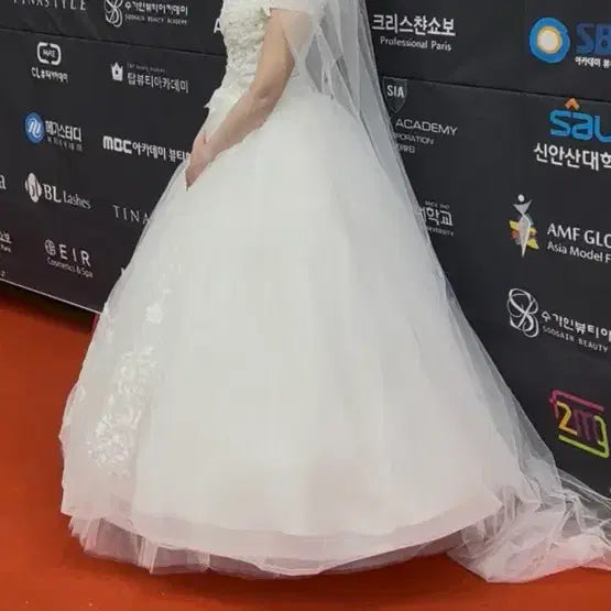 [BUNJANG] Wedding Graduation Photo Dress Rental / 웨딩 졸업사진드레스 졸사 드레스 셀프 웨딩드레스 졸사대여