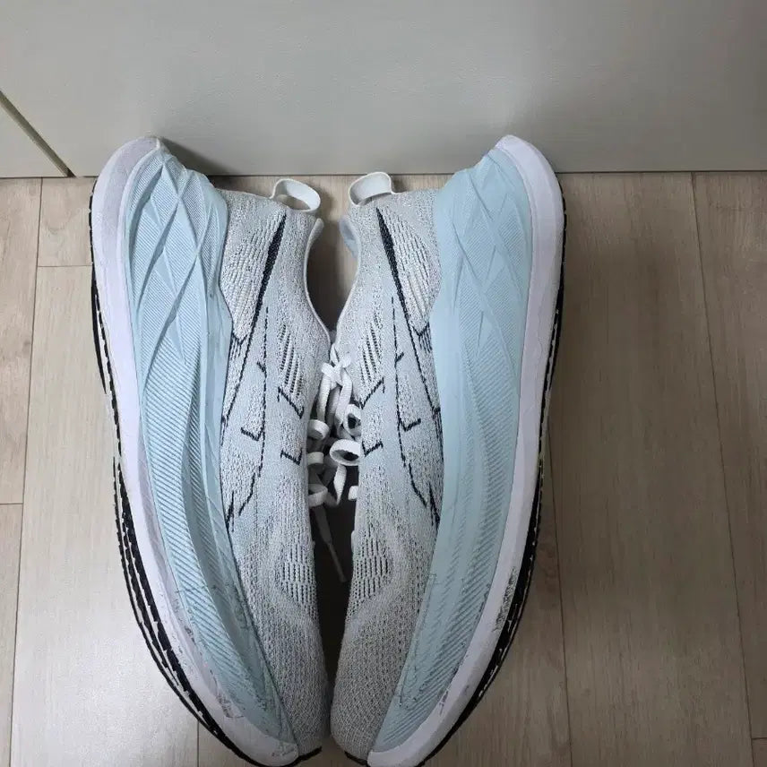 [BUNJANG] Asics Superblast 2 Running Shoes (260mm) / 아식스 슈퍼블라스트2 260