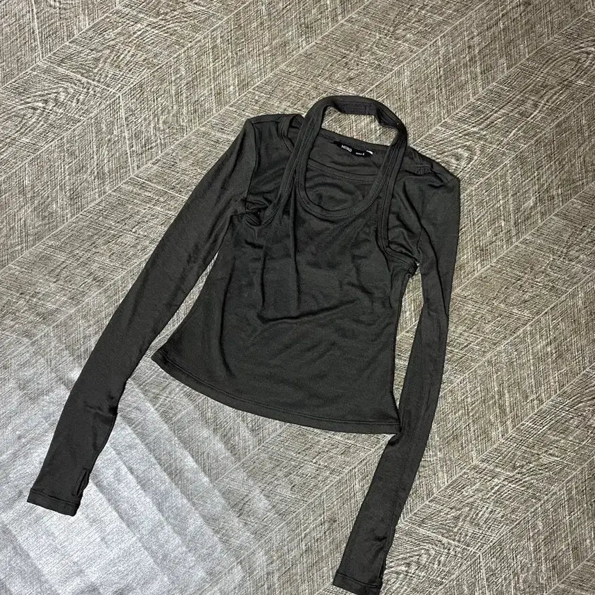 [BUNJANG] Mignon Halterneck Layered T-shirt / 미착용) 미쏘 홀터넥 레이어드 티셔츠