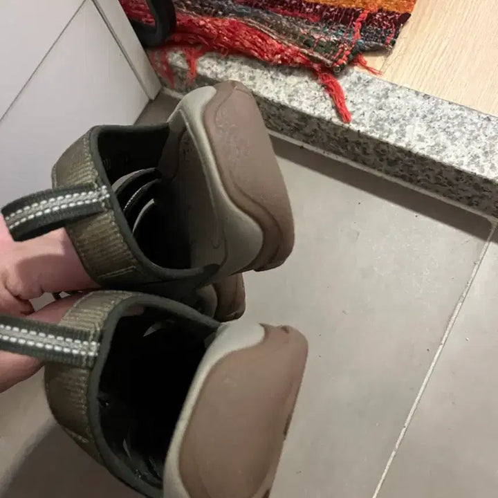 [BUNJANG] Keen Newport H2 Olive Green Sandals (Size 250) / 킨 keen 뉴포트 H2 올리브 그린 250 1회착용