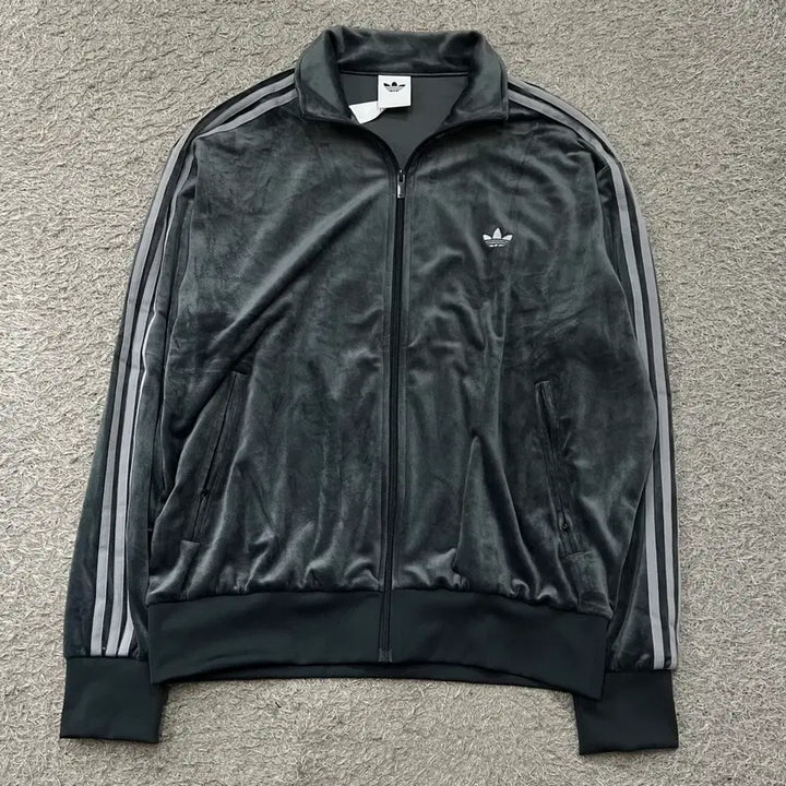 [BUNJANG] Adidas Velvet Track Top (Fits 105-110) / [105-110] 아디다스 벨벳트랙탑