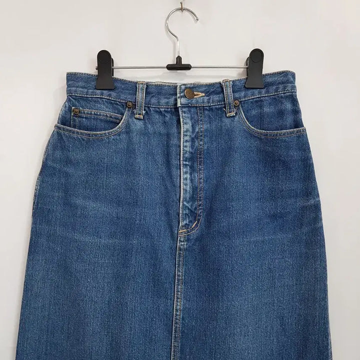 [BUNJANG] Vintage Blue Embroidered Denim Midi Skirt / JPN 빈티지 중청 자수 데님 미디 스커트 여S Q603