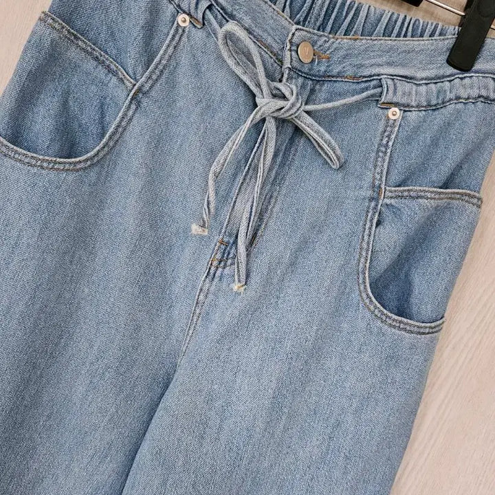 [BUNJANG] High-Waisted Wide-Leg Denim Jeans with Back Elastic / F 와이드 데님 뒷밴딩청바지 새옷