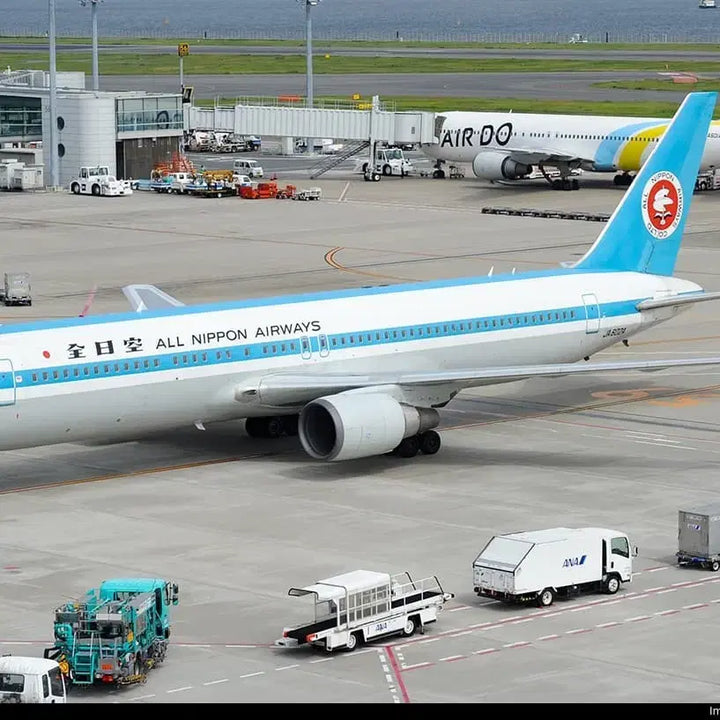 [BUNJANG] ANA All Nippon Airways B767-300 B763 1:200 Scale Model Airplane (Mohican Livery) / ANA항공 전일본공수 B767-300 B763 1:200  모히칸