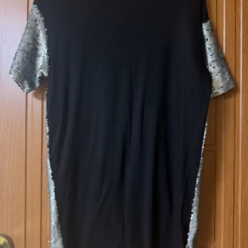 [BUNJANG] Jessi NY Sequin T-Shirt / JESSI NY 제시뉴욕 스팽글 티셔츠