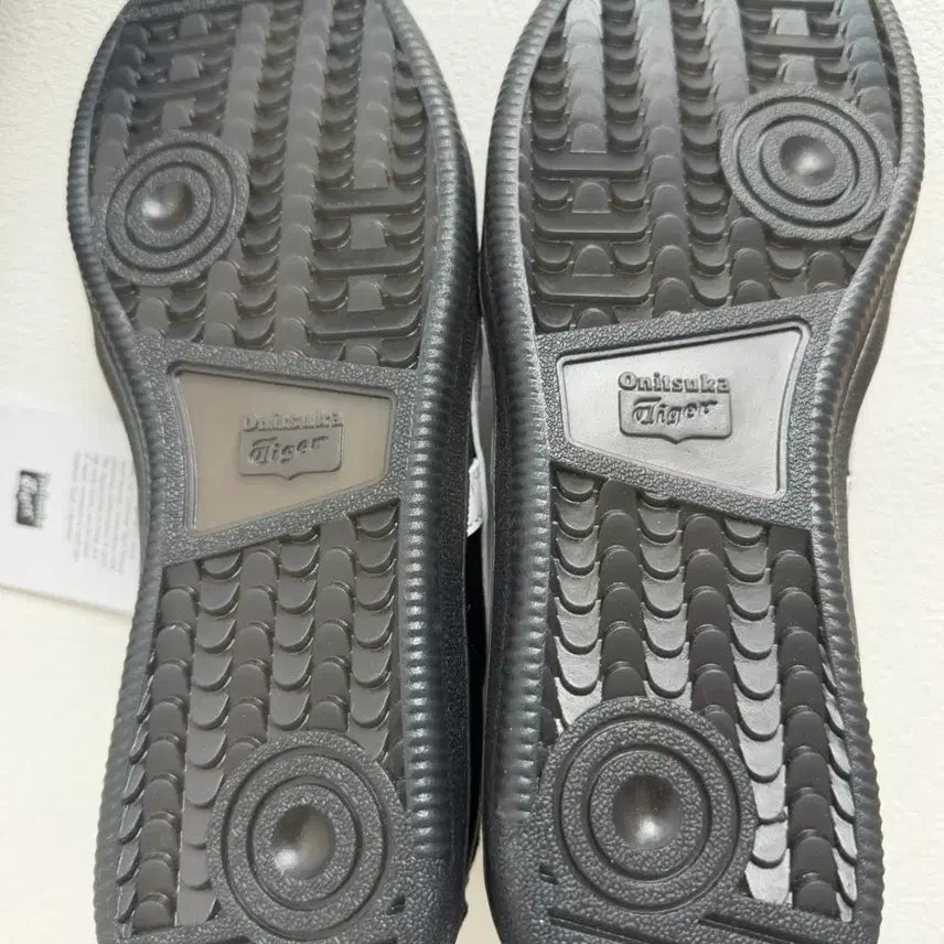 [BUNJANG] Onitsuka Tiger 1183C290-001 Running Shoes / [정품] 오니츠카타이거 1183C290-001 런닝화