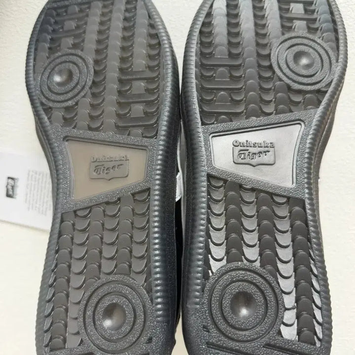 [BUNJANG] Onitsuka Tiger 1183C290-001 Running Shoes / [정품] 오니츠카타이거 1183C290-001 런닝화