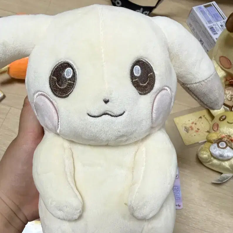 [BUNJANG] Pale Pikachu / 창백카츄