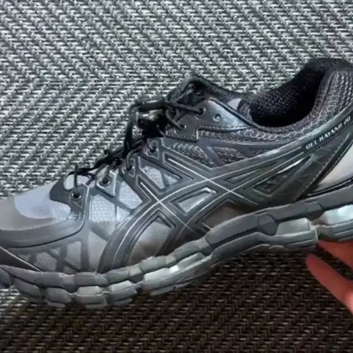 [BUNJANG] ASICS Gel-Kayano 20 x Unaffected Sneakers (275) / 아식스 젤카야노20 X 언어펙티드 [275]