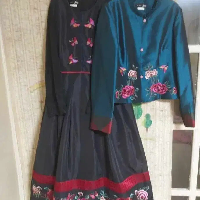 [BUNJANG] KDC.Kkam Embroidered Flower Two-Piece Set (Jacket + Dress) / KDC깜)꽃 자수 투피스 세트 원피스 +자켓