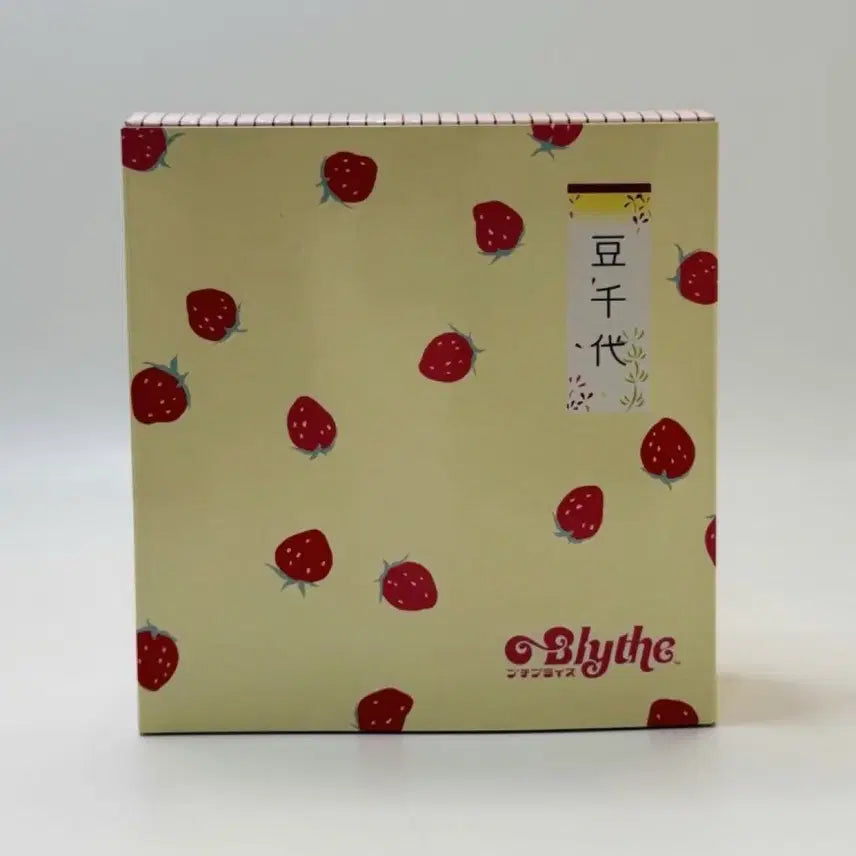[BUNJANG] Blythe Strawberry Millefeuille Doll / 푸치 브라이스  스트로베리 밀푀유