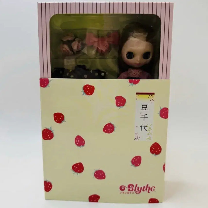 [BUNJANG] Blythe Strawberry Millefeuille Doll / 푸치 브라이스  스트로베리 밀푀유