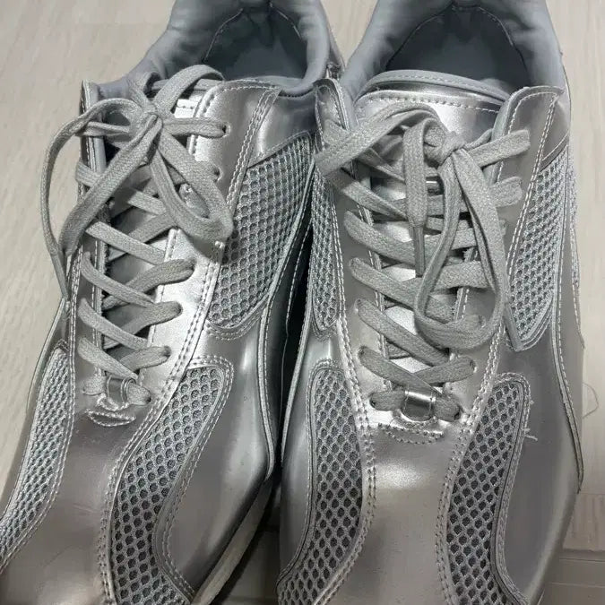 [BUNJANG] Yase Spider Leather Sneakers Silver / 야세 스파이더 레더 스니커즈 실버 270