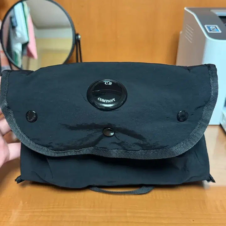 [BUNJANG] CP Company Black Crossbody Bag with Lens Wappen / cp컴퍼니 크로스백