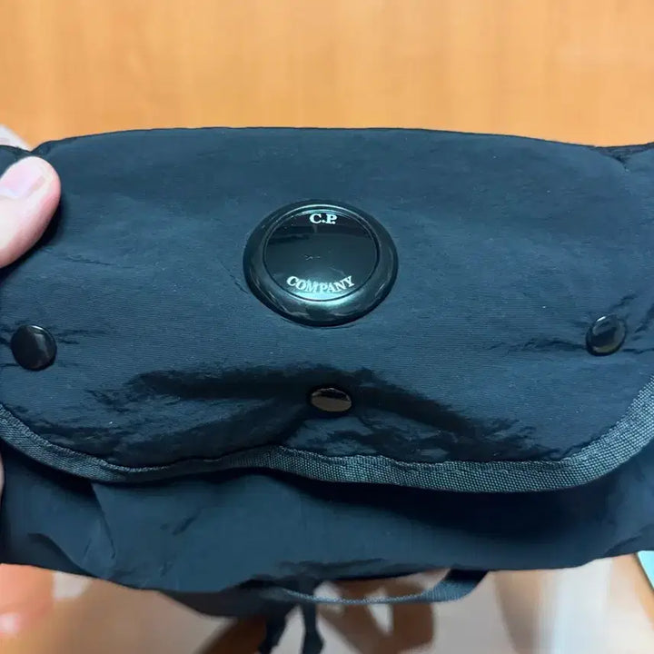 [BUNJANG] CP Company Black Crossbody Bag with Lens Wappen / cp컴퍼니 크로스백