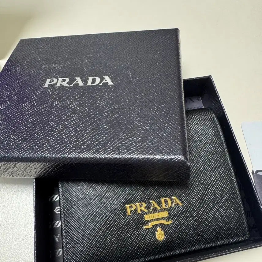 [BUNJANG] Prada Saffiano Leather Bifold Wallet Black / 프라다 블랙 사피아노 반지갑 풀박스
