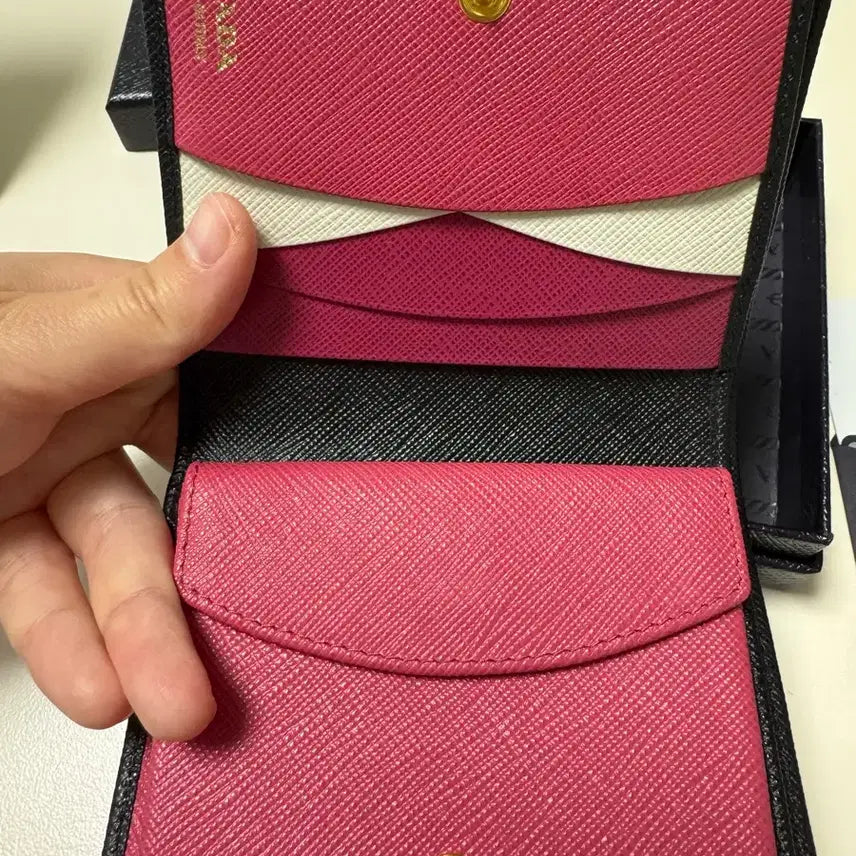 [BUNJANG] Prada Saffiano Leather Bifold Wallet Black / 프라다 블랙 사피아노 반지갑 풀박스