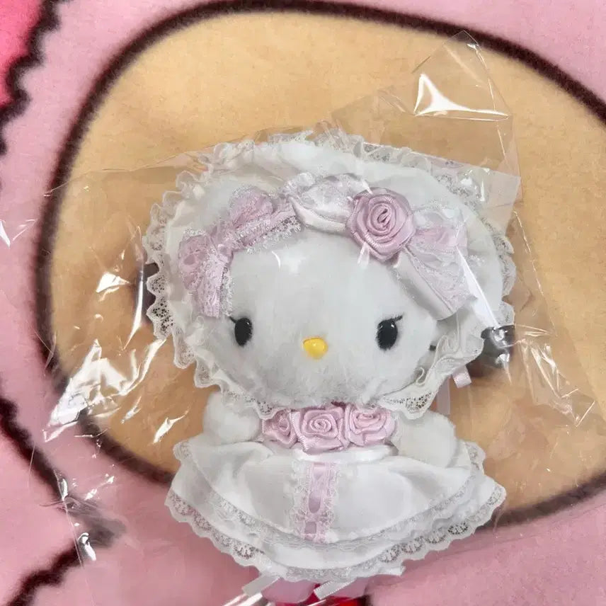[BUNJANG] Sanrio Hello Kitty White Frill Mascot Plush / 화이트프릴 키티 마스코트 인형