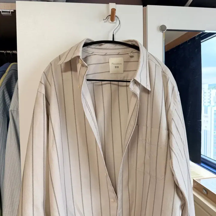 [BUNJANG] JW Anderson x Uniqlo Striped Shirt L / JW앤더슨 유니클로 스트라이프 셔츠 L