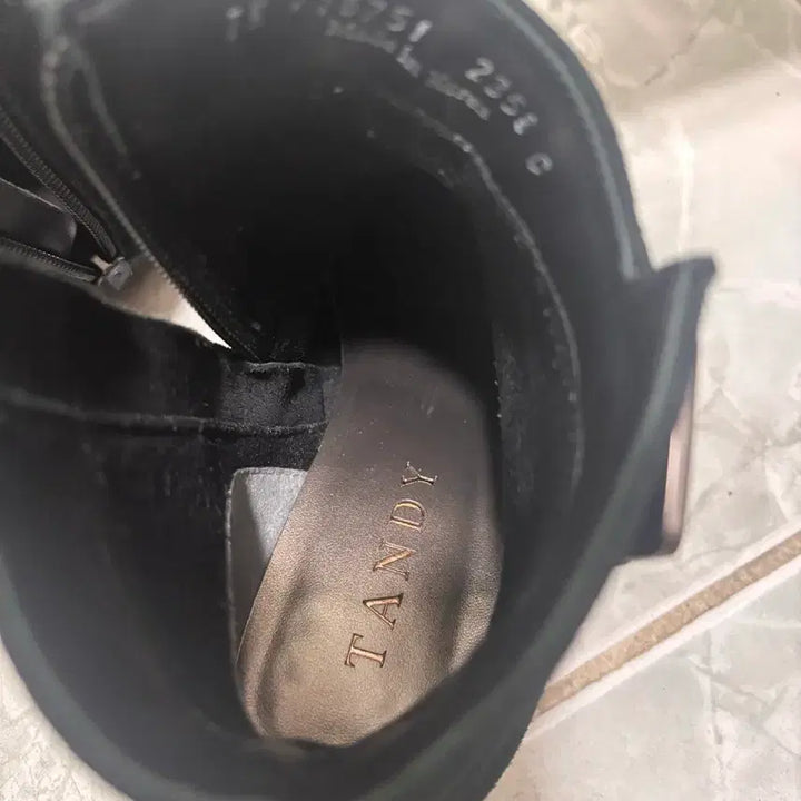 [BUNJANG] Tandy Suede Ankle Boots Black / 탠디 스웨이드 앵클 부츠 블랙