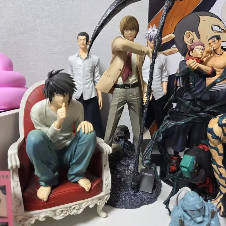 [BUNJANG] Death Note Ichiban Kuji Light Yagami A Prize Figure (Unsealed) &amp; L Last One Prize Figure (Unsealed) / 제일복권 데스노트 A상 라이토.라스트원 엘 피규어(개봉)