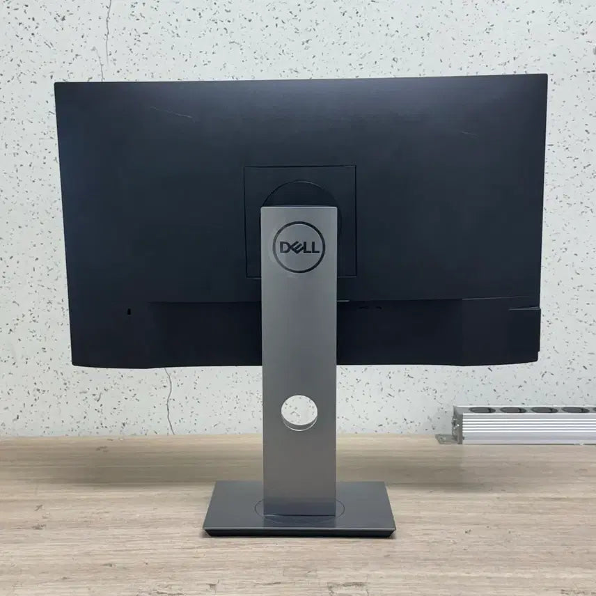 [BUNJANG] DELL P2419H 24-inch FHD IPS Monitor with Pivot Stand / DELL P2419H 24인치 모니터 개발자용피벗모니터