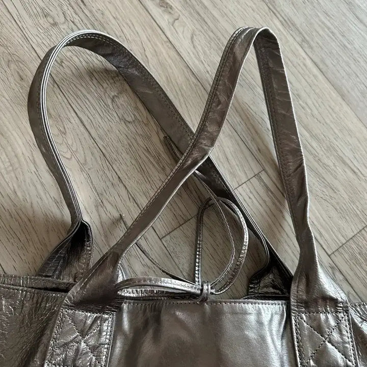 [BUNJANG] H by Ekaterina New York Feather Leather Shopper Shoulder Bag / 에이치바이 에카테리나 뉴욕 깃털가방 가죽쇼퍼백 숄더백