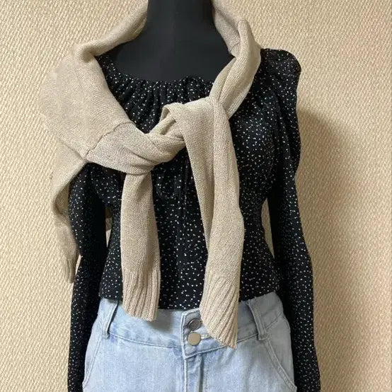 [BUNJANG] Polka Dot Blouse, Light Wash Wide Leg Denim Pants, and Beige Cardigan Set / 도트 블라우스 &amp; 연청 와이드 데님 팬츠 베이지가디건 세트
