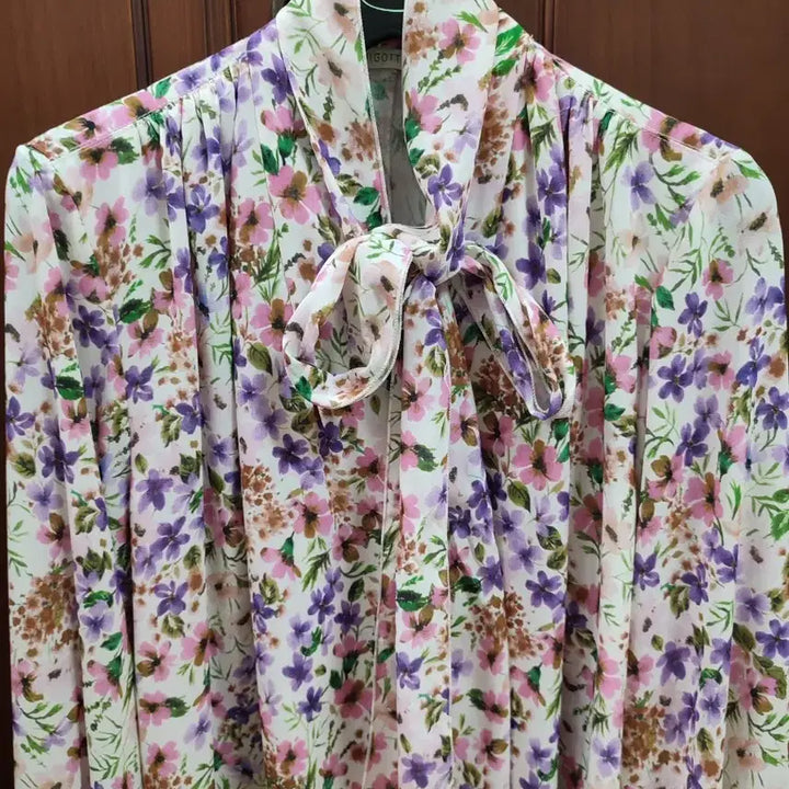 [BUNJANG] Jigott Floral Pattern Blouse with Ribbon Accent / 지고트불라우스(1번착용)