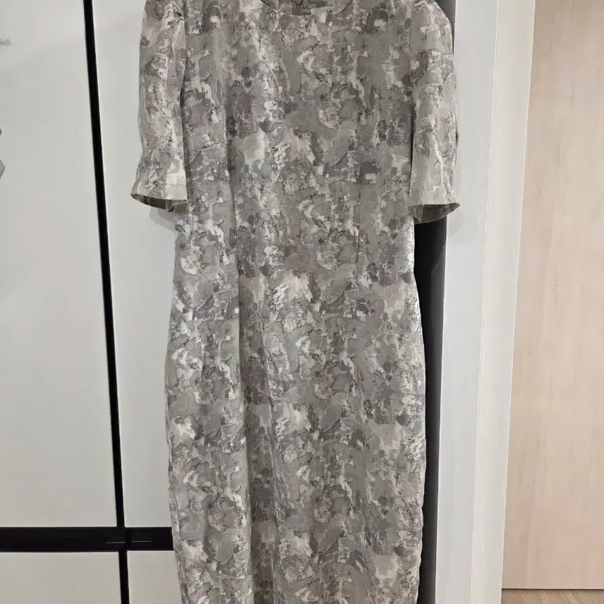 [BUNJANG] CHICLINE Puff Sleeve Long Dress L / CHICLINE  반팔원피스 L
