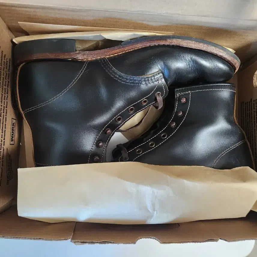 [BUNJANG] Red Wing 9060 Beckman Flatbox Black Cherry Featherstone Leather Boots / 레드윙 9060 벡맨 플랫박스 블랙크론다이크 차심가죽