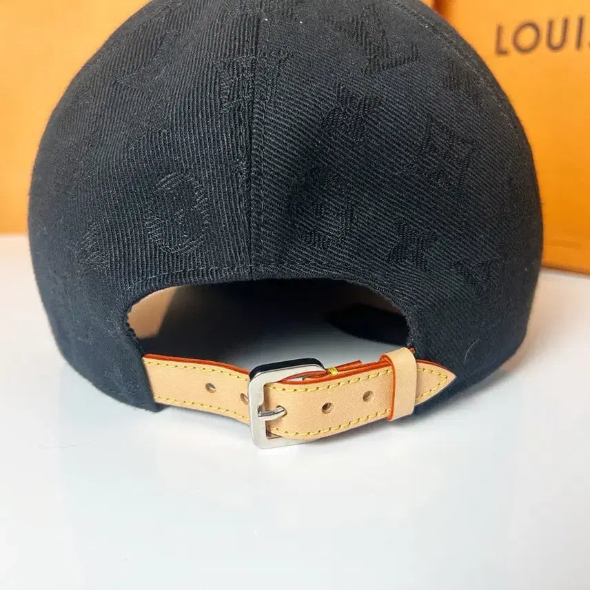[BUNJANG] Louis Vuitton Black Monogram Baseball Cap Full Set / 루이비통 블랙 볼캡 + 쇼핑백 풀박스정품