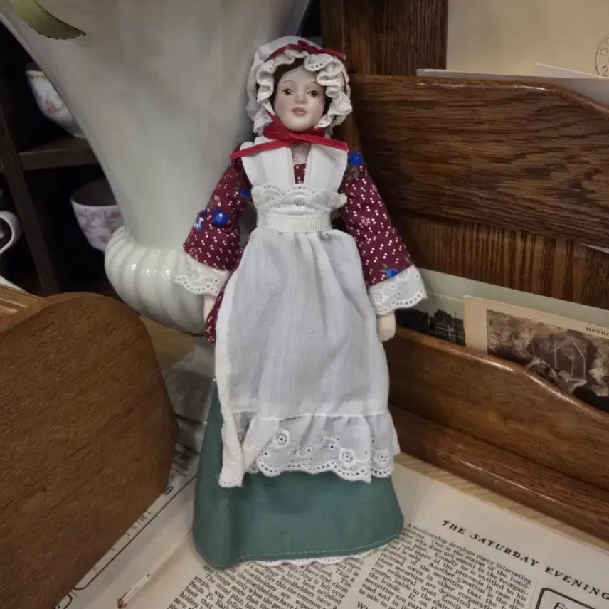[BUNJANG] Vintage Bisque Doll with Bonnet / 빈티지 비스크돌 보넷 인형