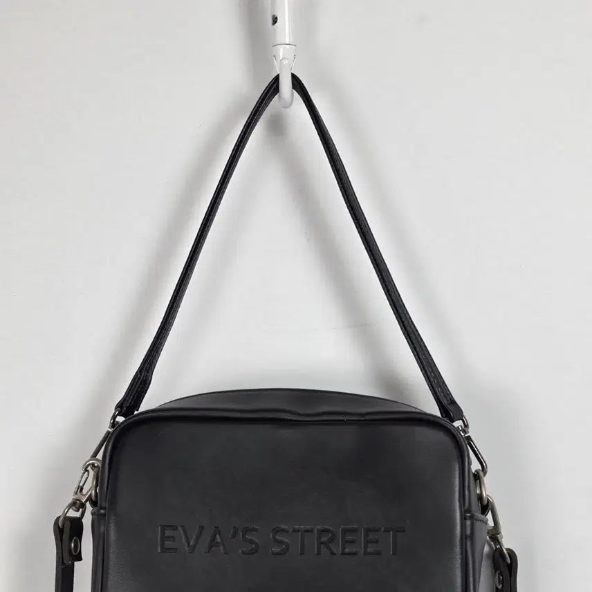 [BUNJANG] Evas Street Black Square Crossbody Bag / 에바스스트릿 블랙 사각 크로스백 0511