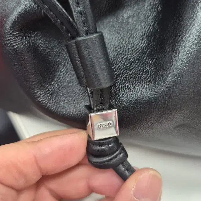[BUNJANG] KUHO Lambskin String Shoulder Bag Black / KUHO 구호 램스킨 스트링 숄더백 블랙