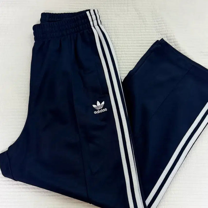 [BUNJANG] Adidas Adicolor Baggy Fit Firebird Track Pants Night Indigo / (새상품) 아디다스 아디컬러 배기 핏 파이어버드 트랙 팬츠 나이트 인디고