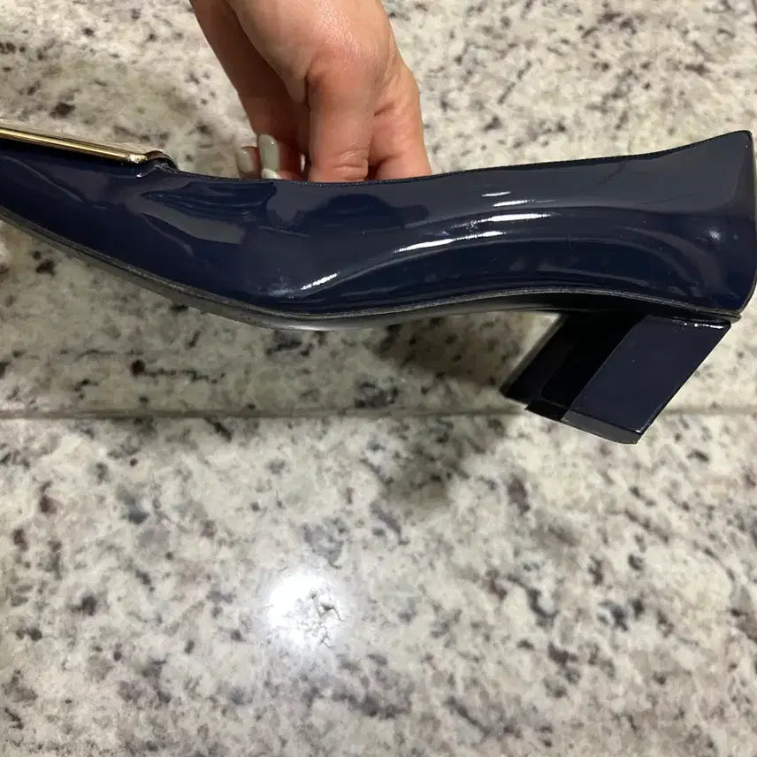 [BUNJANG] Roger Vivier Belle Vivier Navy Pumps Size 35.5 / 로저비비에 벨 비비에 펌프스 네이비 35 반