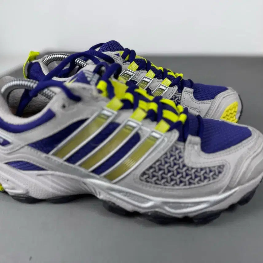 [BUNJANG] Adidas Responsive Sneakers Navy Yellow Silver / 아디다스 반응형 운동화 235