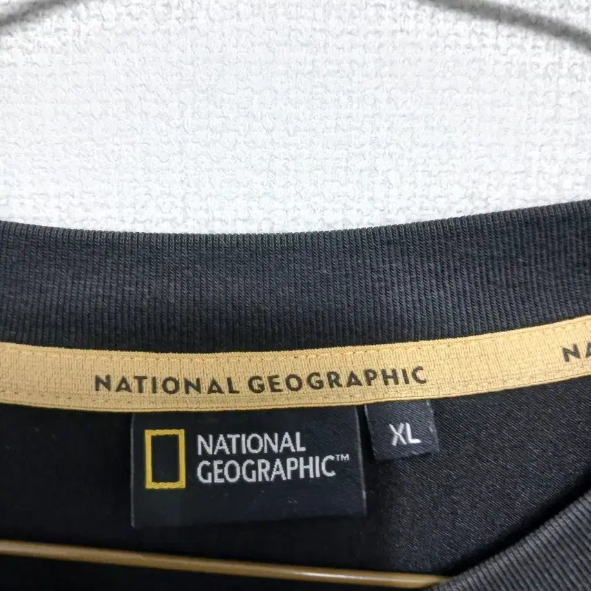 [BUNJANG] National Geographic Whale Embroidery Short Sleeve T-Shirt Black / 내셔널지오그래픽 고래 자수 반팔 티셔츠