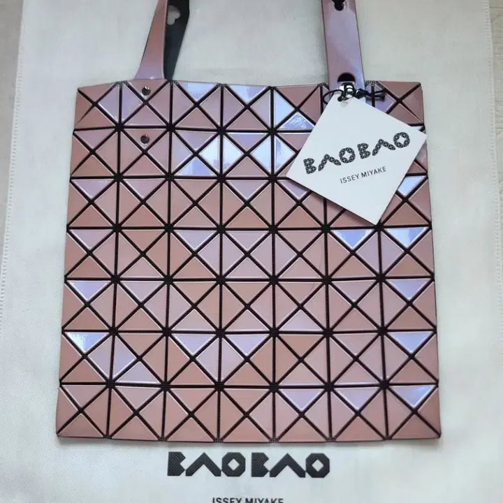 [BUNJANG] Issey Miyake Bao Bao Prism Tote Metallic Pink / 바오바오 이세이미야케 프리즘 토트
