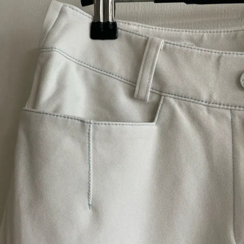 [BUNJANG] Beanpole Slim Fit Semi-Straight Trousers with Hidden Waistband / 빈폴 팬츠