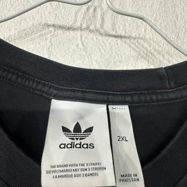[BUNJANG] Adidas Black and White Short Sleeve T-Shirt Size 105 / 아디다스 검흰 반팔티 105