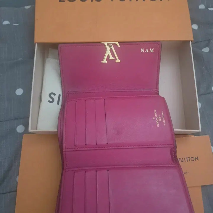 [BUNJANG] Louis Vuitton Capucines Compact Wallet / 루이비통 카퓌신 컴팩트 월릿 풀박스