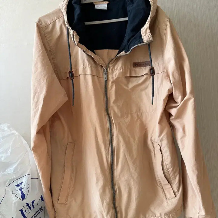 [BUNJANG] Columbia Lightweight Beige Hooded Zip-Up Windbreaker Jacket / 컬럼비아 얇운 베이지색 후드 집업 바람막이 자켓 작업복